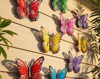 Decoración de pared exterior con mariposas, arte mural de metal para jardín, decoración colorida de mariposas para cercas, decoración exterior para patios.