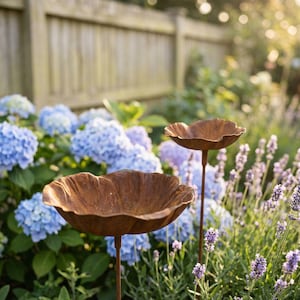 Metal Flower Bird Bath Garden Stake, Rustic Outdoor Garden Decor, Flower Garden Sculpture, Yard Art Patio Decoration
