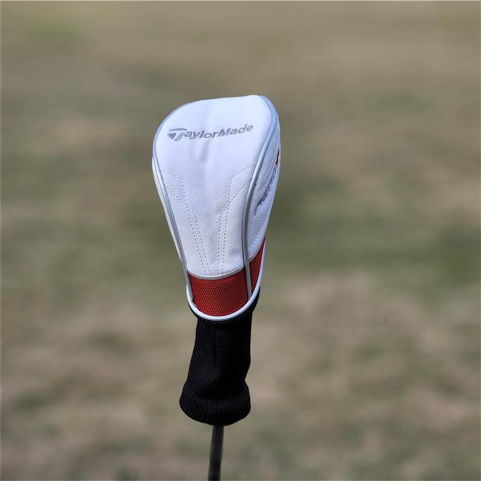Golfschlägerkopfhauben Set Grün Mit Kleeblatt – Für Driver, Fairway, Hybrid, Eisen & Putter – PU-Leder, Magnetverschluss