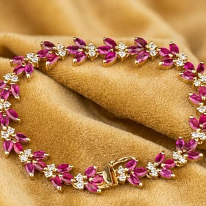 14K Gelbgold Roter Rubin Marquise Schnitt Tennis Armband für Frauen, Diamant stapelbares Armband, Umweltfreundliches rotes Rubin Armband Geschenk für sie
