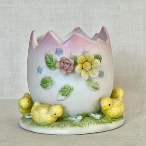 Lillian Vernon Porcelain Egg Planter with Chicks Taiwan