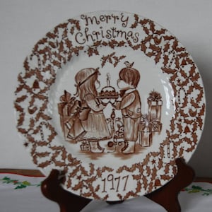Merry Christmas 1977 Norma Sherman Royal Crownford Plate