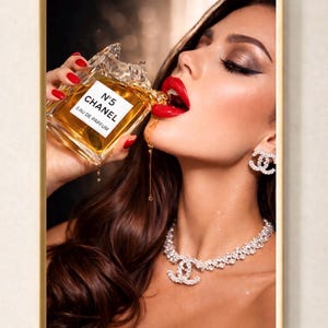 Puede incluir: Un juego de tres tazas de cer&aacute;mica con un acabado mate moteado. Las tazas son en tonos crema, gris claro y gris oscuro. Cada taza tiene un dise&ntilde;o simple y moderno y un asa c&oacute;moda.