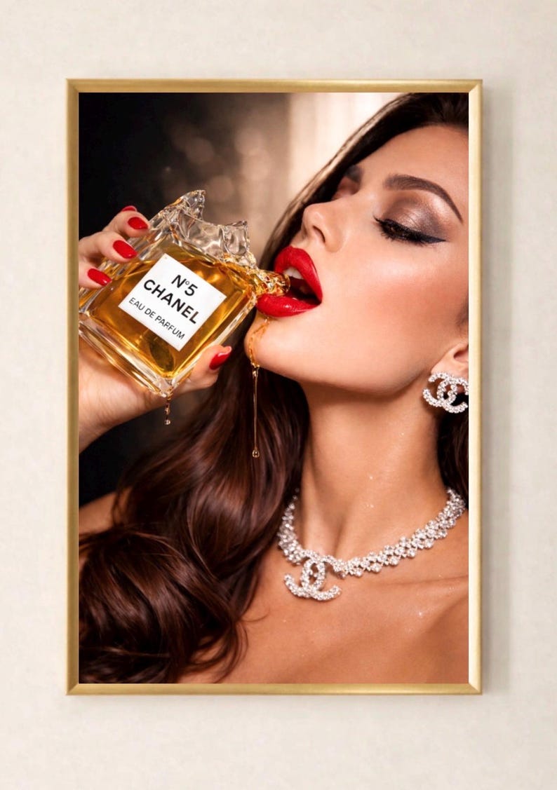 Puede incluir: Un juego de tres tazas de cer&aacute;mica con un acabado mate moteado. Las tazas son en tonos crema, gris claro y gris oscuro. Cada taza tiene un dise&ntilde;o simple y moderno y un asa c&oacute;moda.