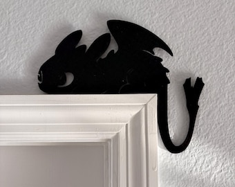 Door Frame Dragon (Toothless-Inspired Silhouette)