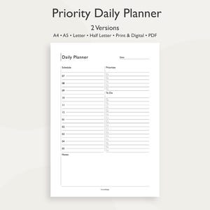 Könnte beinhalten: Ein weißer Tagesplaner mit dem Text "Priority Daily Planner" oben. Der Planer enthält Abschnitte für Zeitplan, Prioritäten und To-Do-Listen. Erhältlich in A4, A5, Letter und Half Letter.