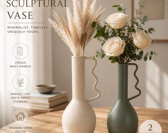 Minimalistische Vase aus Metall für Trockenblumen - Moderne Skandi Boho Dekoration, small vase Green or beige, Japandi vase home decor table