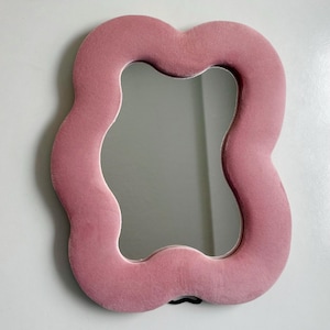 Soft Squiggly Mirror, Cloud, Moss Green, Velvet Mirror, 33 x 23 cm, Wavy Mirror, Wall Mirror, Biophilic Decor, Dopamine Decor, Colorful, Bathroom Pink