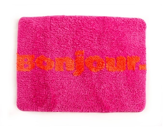 Hingucker-Badematte Teppich "Bonjour" in knalligen Farben - Deko für Badezimmer Flur, Fußmatte weich, modern und bunt - Dopamin Decor, rugs