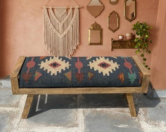 Banco otomano Kilim artesanal - Assento vintage para hall de entrada - Banco rústico de madeira com padrão tribal geométrico - Móvel dobrável para decoração boho