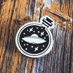 Space Ship in a Bottle - Enamel Pin - 1.25 Inch - Scifi Aesthetic - Alien UFO - Silver Metal Jewellery - Solar System