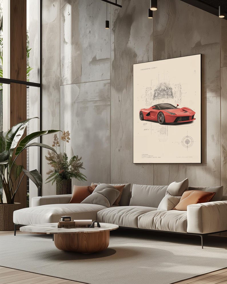 Puede incluir: Una impresi&oacute;n de arte mural enmarcada que presenta una ilustraci&oacute;n de un coche deportivo rojo superpuesta sobre esquemas t&eacute;cnicos con l&iacute;neas negras finas y texto sobre un fondo crema, exhibida verticalmente en una pared de hormig&oacute;n.