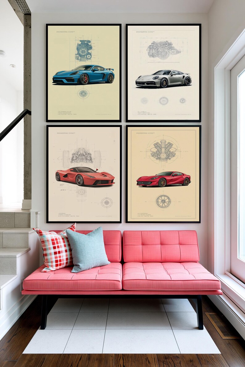 Puede incluir: Cuatro l&aacute;minas de arte mural enmarcadas con planos t&eacute;cnicos de autom&oacute;viles. Cada impresi&oacute;n muestra un coche deportivo de alto rendimiento en azul, plata o rojo, junto a esquemas mec&aacute;nicos detallados y dibujos t&eacute;cnicos sobre un fondo color crema.