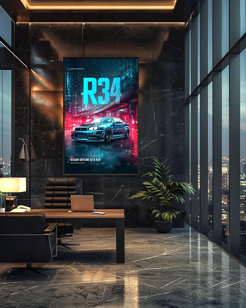 Op de afbeelding: Een rechthoekige wandposter met een blauwe Nissan Skyline GT-R R34 sportwagen tegen een donkere, neonverlichte stedelijke achtergrond. De tekst R34 staat in grote cyaan letters boven de auto, met NISSAN SKYLINE GT-R R34 eronder gedrukt.