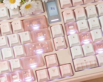 Juego de 143 teclas para gaming en color rosa, con perfil Cherry PBT, sublimación de tinta y teclas translúcidas esmeriladas para PC, ideal como regalo para amigos.