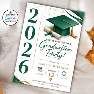 Puede incluir: Invitación a una fiesta de graduación con un tema verde y dorado. La invitación presenta el año 2026, un birrete y el texto "¡Estás invitado a una fiesta de graduación!" Incluye detalles como la fecha, la hora y la información de RSVP.