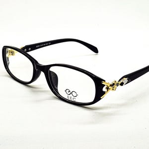 Läsglasögon. Vackert designade av Elegant, färdiga läsglasögon. För kvinnor. Modell 8030.