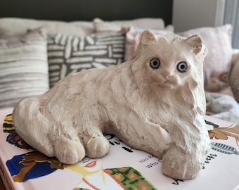 Vintage 1982 Sculptured Treasures White Persian Cat Figurine