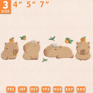Op de afbeelding: Geborduurde capybaradesigns in verschillende poses, met maten variërend van 7.6 tot 17.8 cm. Elke capybara is lichtbruin met details zoals een bloem, fruit of een hoed. De ontwerpen staan op een lichtbeige stof.