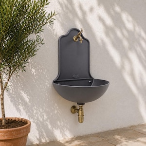 New Outdoor Wall Fountain Made in Italy – Modern Wall Fountain Model in Aluminum for Garden, Patio, Courtyard and Outdoor Decor Home