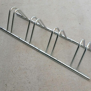 Portabici da Terra Modulare in Acciaio Zincato | Rastrelliera Porta Biciclette per Garage, Giardino ed Esterno.