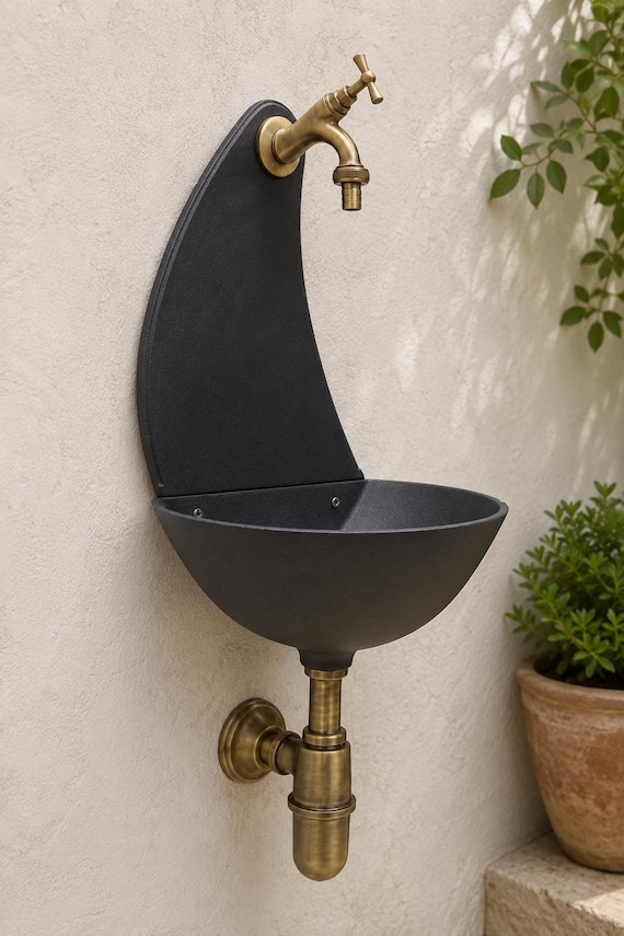 Fontana a Muro Luna – Fontana da Giardino in Alluminio con Rubinetto e Sifone in Ottone | Made in Italy | Outdoor Wall Fountain