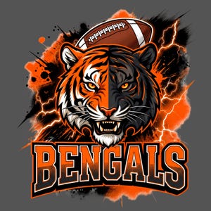 Pode incluir: Gráfico estilizado com a cabeça de um tigre dividida ao meio, com pelagem laranja e preta, e uma bola de futebol americano em cima. A palavra "BENGALS" é exibida em letras laranja abaixo, sobre um fundo cinza.