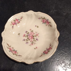 Rosenthal Kronach Germany R2879 Viktoria US Zone  Berry Bowl
