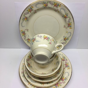 Dinnerware 1946 Georgian Nautilus Eggshell USA China 6 piece Rare!