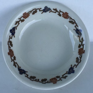 Needlepoint Warwick China Berry Bowl 5 inch