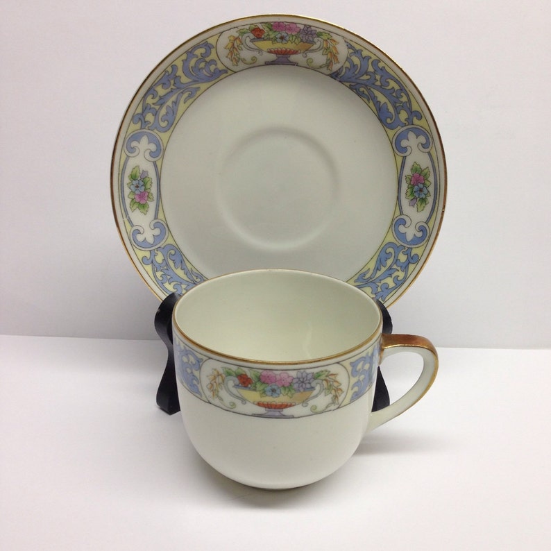 Hutschenreuther Selb Bavaria German Demitasse Cup