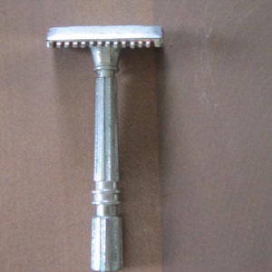 VIntage Gem Razor  Micromatic Single Edge Safety Razor