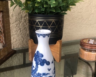 青白磁 子供絵柄 花瓶 ヴィンテージ中国製青白磁花瓶、遊ぶ子供たちのモチーフ、6インチ