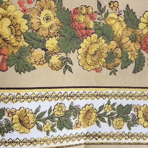 Vintage F. Schumacher Retro Wallpaper Roll Yellow Orange and Green Floral Design Revetement mural 3459D