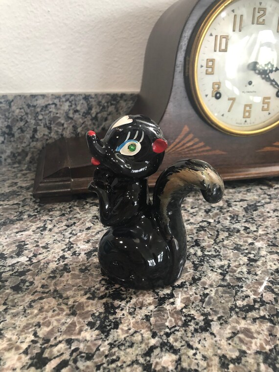 Skunk Figurine Emerald Eyes - image 1