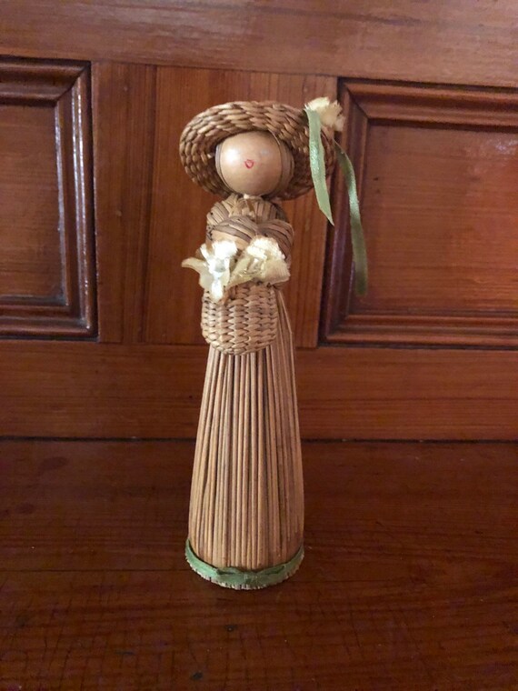 Beautiful Rush Doll Straw Doll Union 