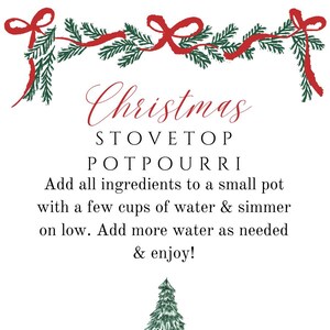 Może przedstawiać: Biała karta z tekstem "Christmas STOVETOP POTPOURRI" i instrukcjami. Zielono-czerwona girlanda u góry i zielona ilustracja choinki u dołu. The Verlanders jest napisane na dole.