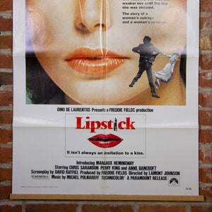 Lápiz labial de póster de película de 1976 - Póster de película original de 27" x 41" (1) de una hoja doblada - Crimen, drama, suspenso