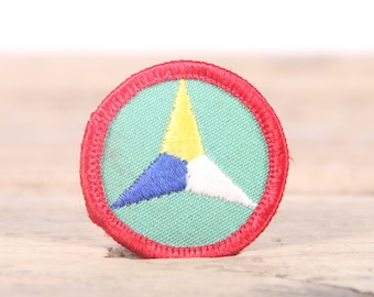 Vintage Girl Scout Patch / 1970's-80's Scout Patch / Red Green Triangle Old Stock Scout Patch / 1.5" Girl Scouts Patch / Scout Badge