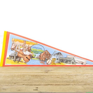 Vintage Renfro Valley Kentucky Felt Pennant / Folk Barn Farm Pennant / Vintage Felt Pennant / Pennant Banner / Pennant Flag / Pennant Decor