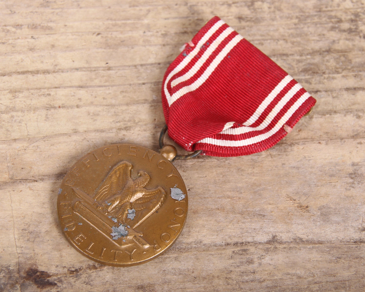 Vintage WWII US Army Good Conduct Medal / Efficiency, Honor, Fidelity