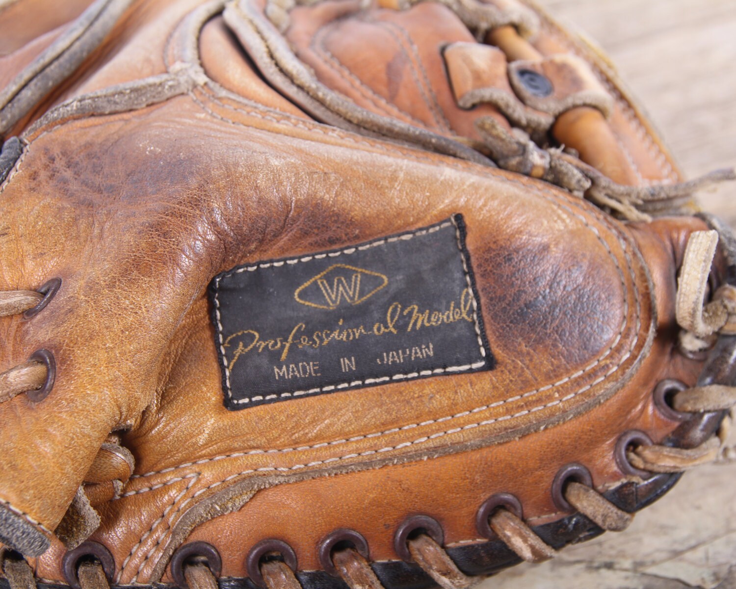 Old Vintage Leather Baseball Glove / Professional Model Catchers Mitt