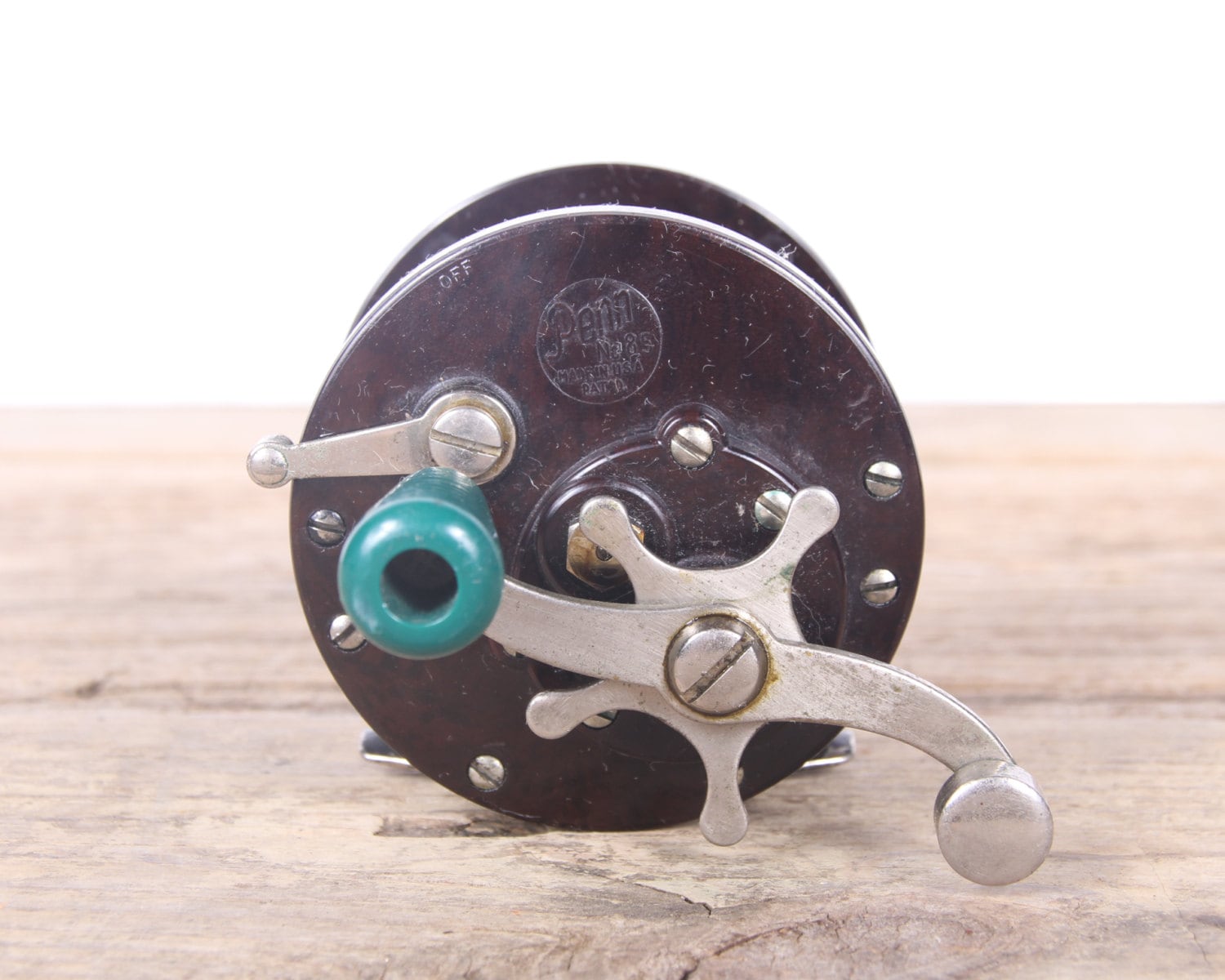 Antique Fishing Reel / Penn Reels / 112H No 85 Bakelite Fishing Reel