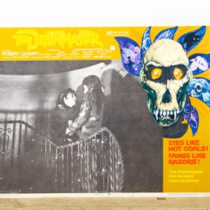 Deathmaster Horrorfilm - Original 11x14 Filmlobby Karte von 1972 (72/267) - Kinoraum Deko Sammlerstück - Horror Schädel