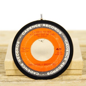 Vintage The Everly Brothers &quot;I&#39;m Here To Get My Baby Out Of Jail&quot; Record Christmas Ornament from 1962 / Music Gift / Rock, Country Rock