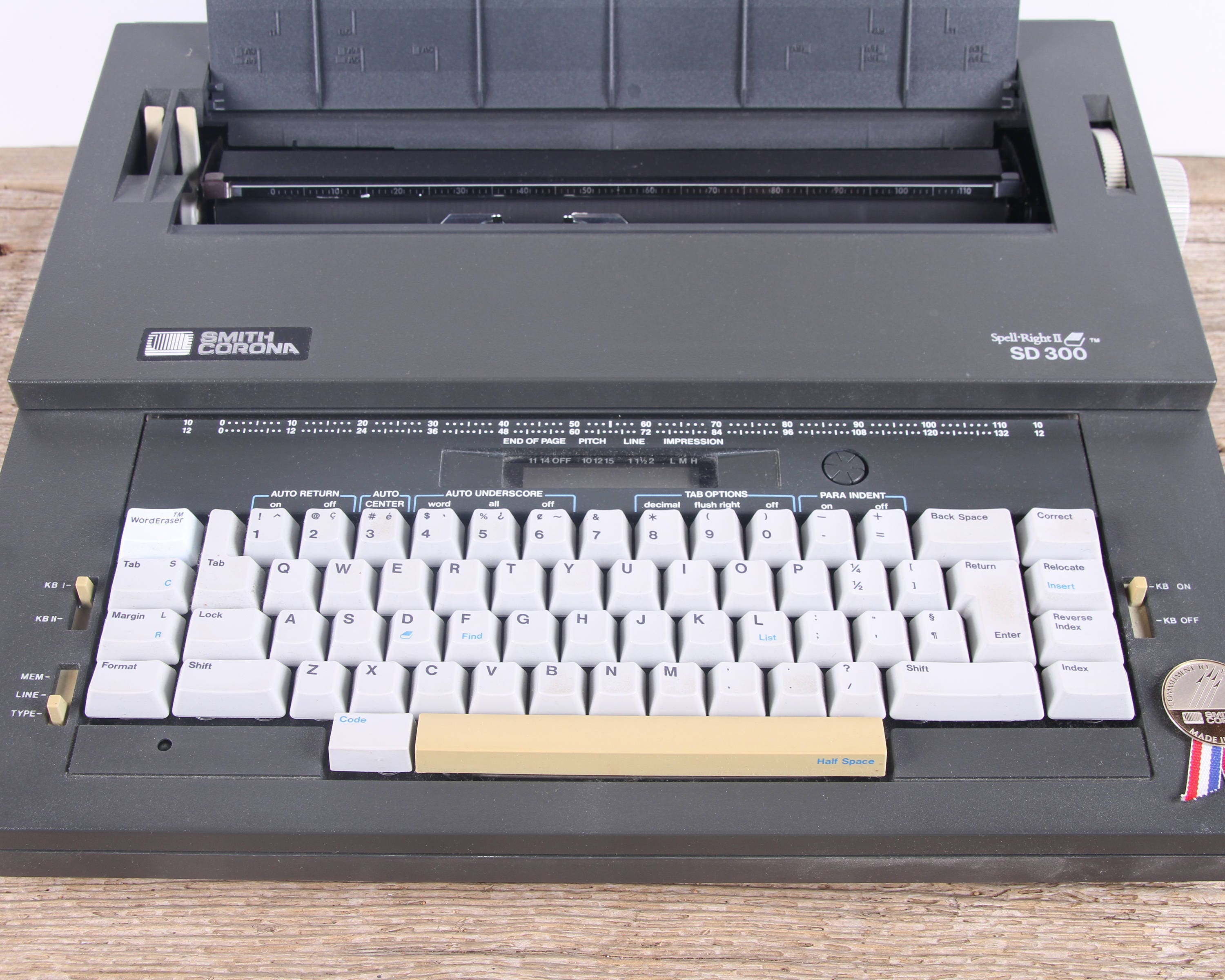 Vintage Working Electric Typewriter / Smith Corona SD 300 Electronic
