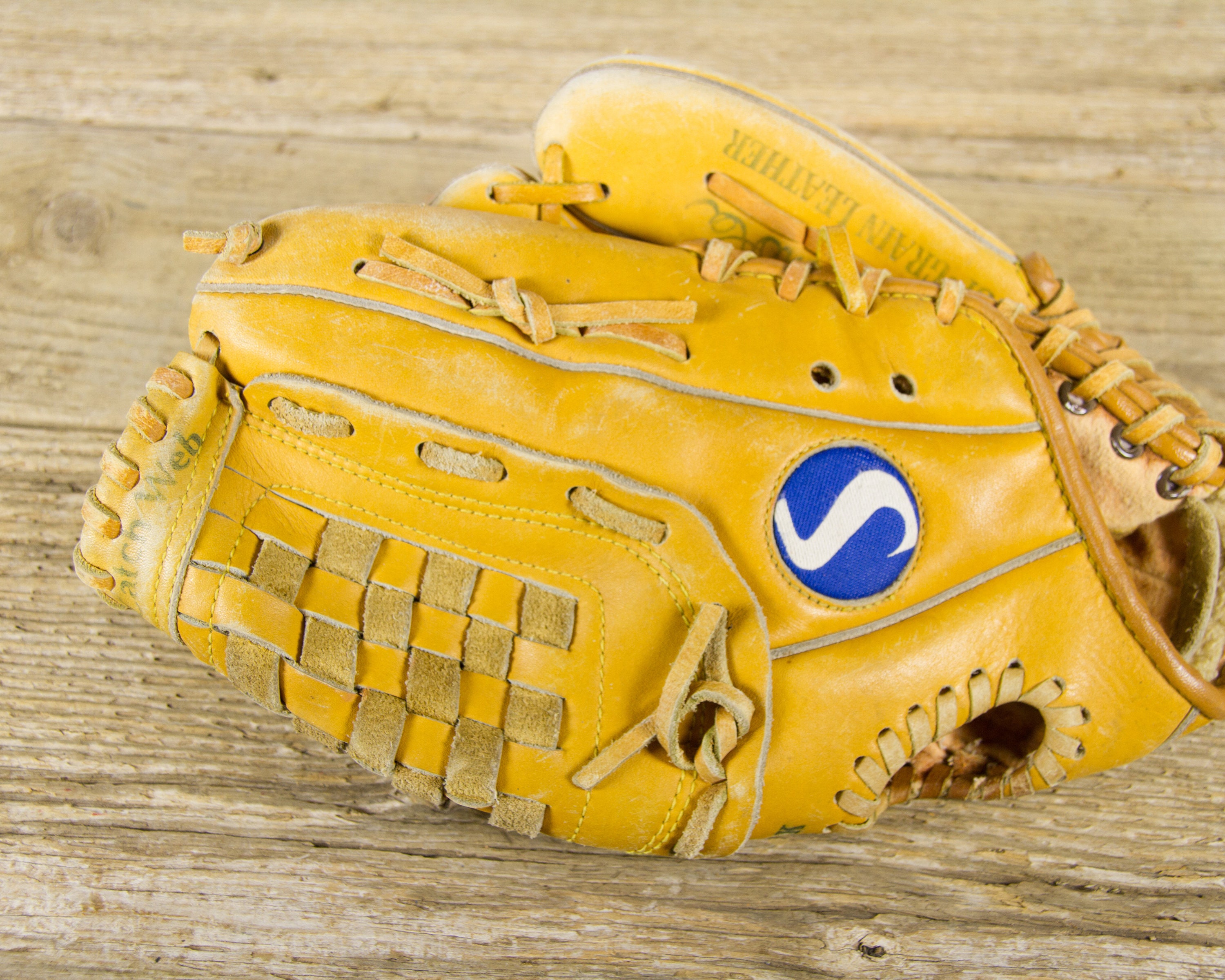 Vintage Spalding Frank Viola Baseball Glove / Antique Leather Baseball