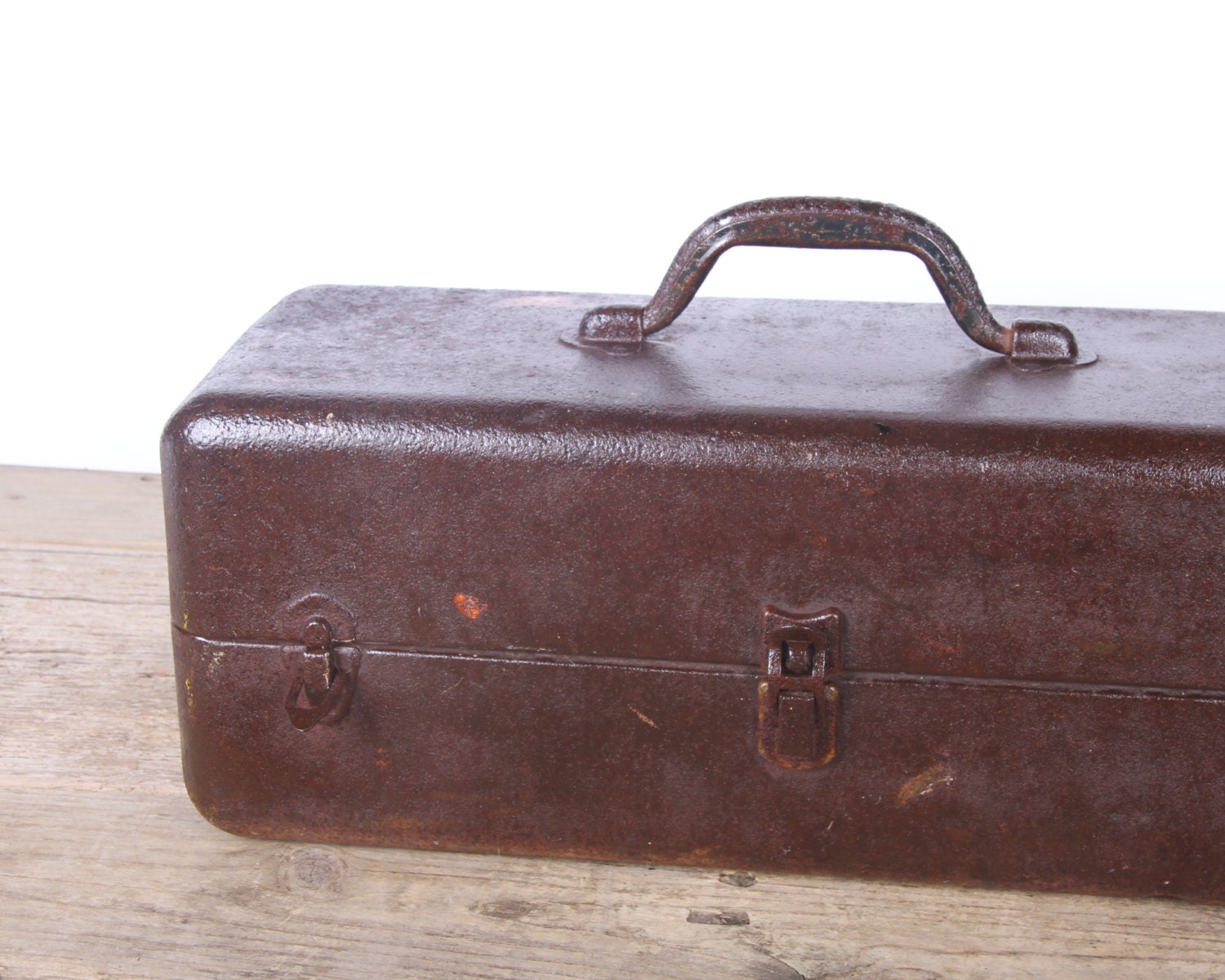 Vintage Metal Tackle Box / Old Rusted Tackle Box / Fishing Box