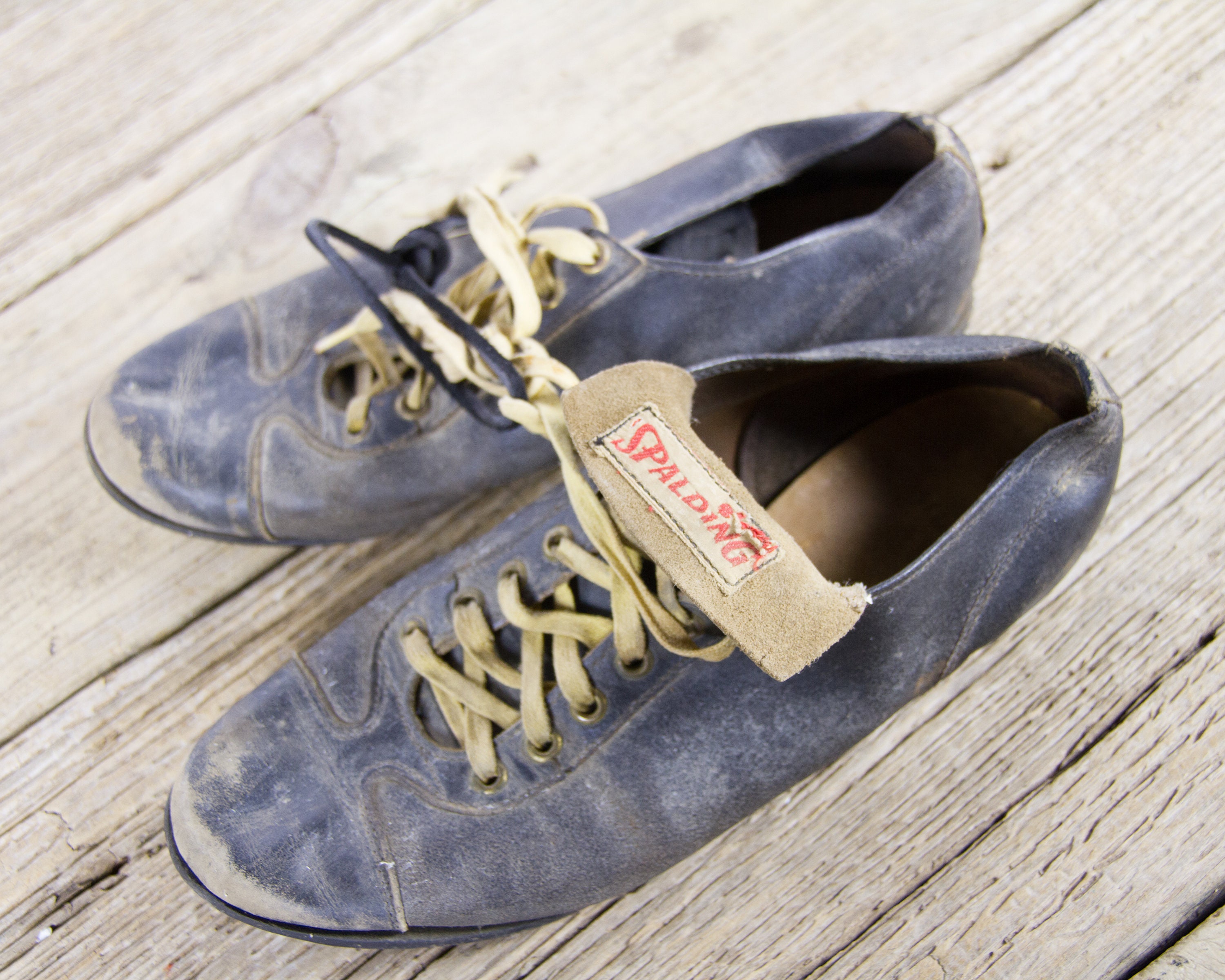 baseball cleats store
