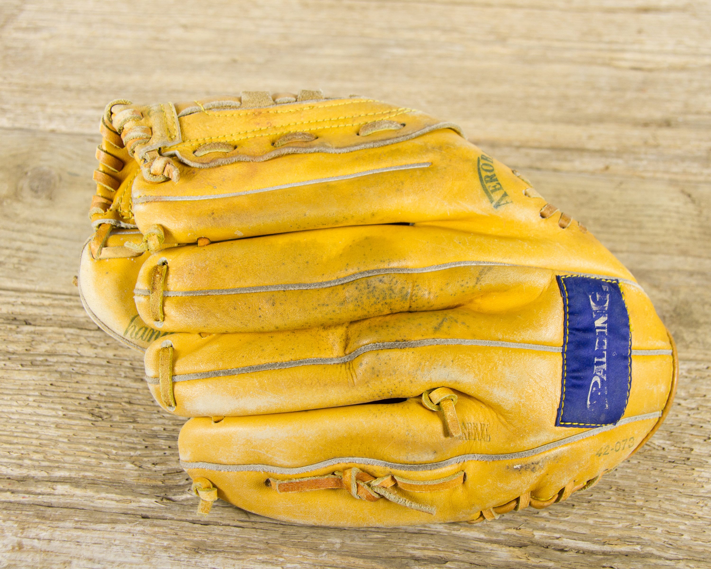 Vintage Spalding Frank Viola Baseball Glove / Antique Leather Baseball